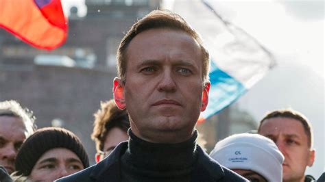 Navalny Poisoning Scandal: Putin Critic & Political Dissident Faces Near-Fatal Novichok Attack